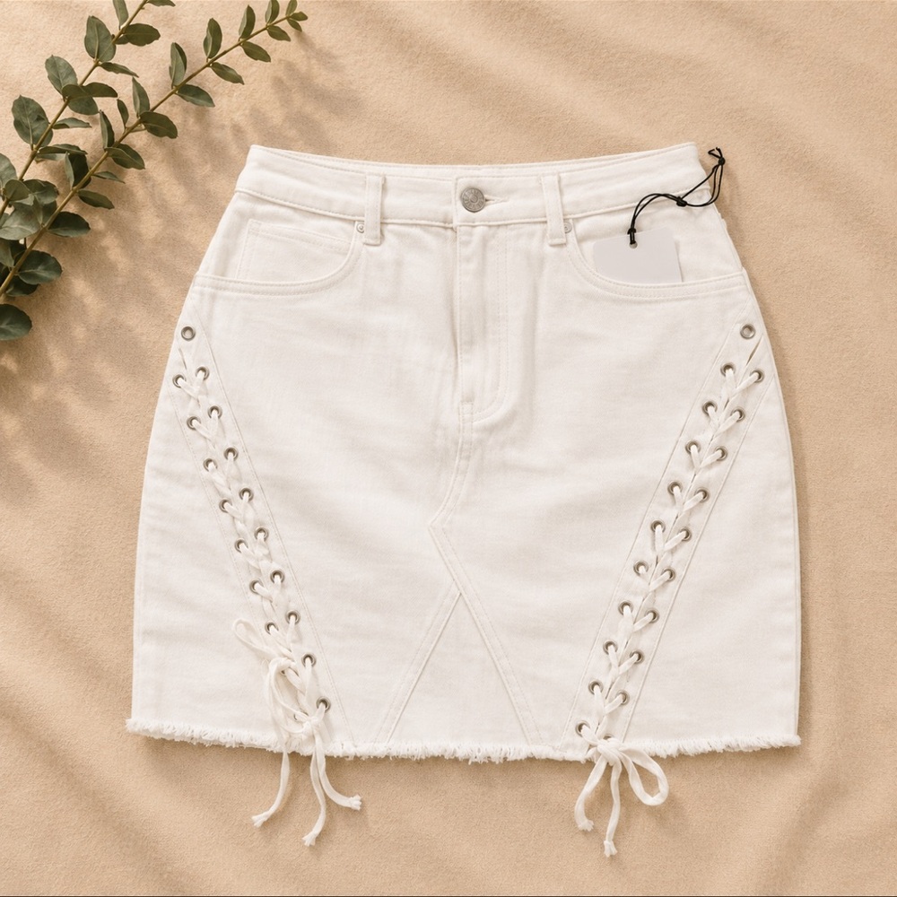 by the way White Lace-Up Denim Mini Skirt NWT Size 25